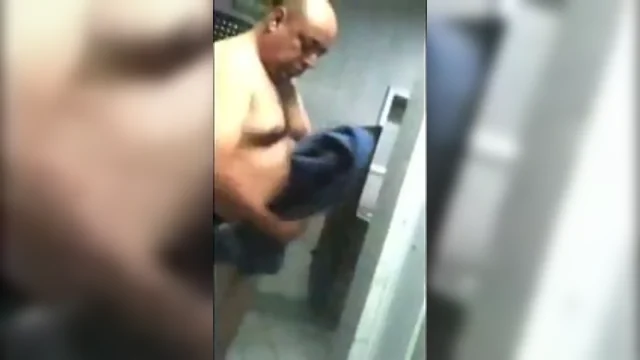 OLDER MEN COCKSUCKING 00009