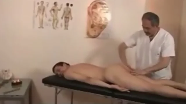 Masaje que acaba en polvazo