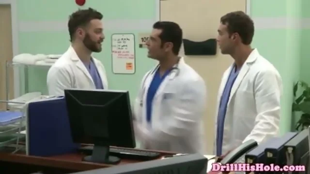 Gaysex bottom bursts up during threeway fun