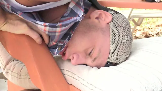 ‘Rednecks’ Part 3.  Jeff Powers, Brandon Evans y Tobias