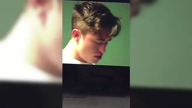 Cum Eater Love: Wanking at Work Again - I Love Overtime!