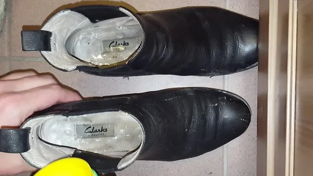 Cute blonde girl's boots cummed V - she wears them!