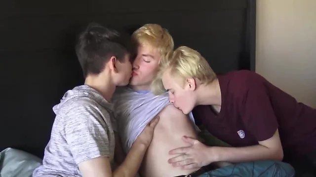 Wild Bareback Orgy: Twinks in a Cum-Filled Frenzy!