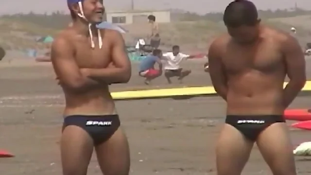 Spy cam (japan beach no jizz)