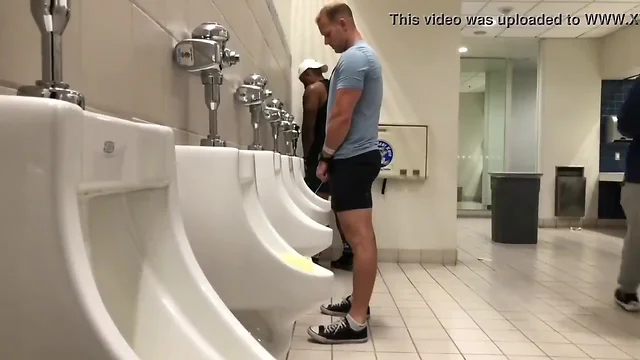 Aquela manjada no banheiro...