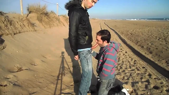 The beach of voyeur pleasure !!