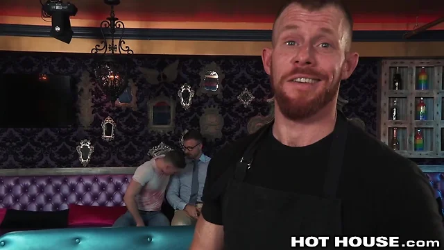 Hothouse hung papa austin wolf fucks cut hottie in hotel room