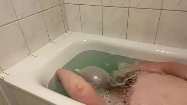 Amateur latex glove heavy breathing bathroom control bath breathplay