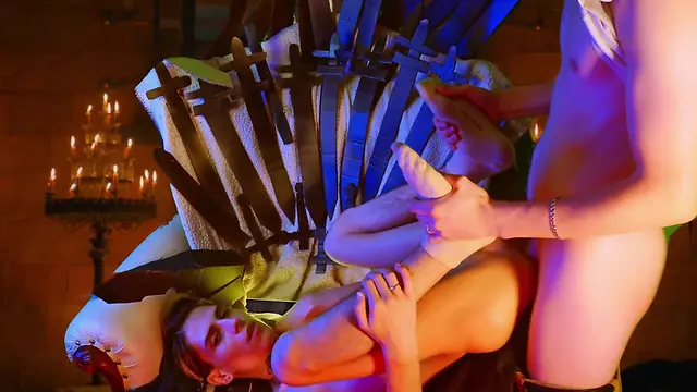 Hot boys in game of thrones: king targaryen & skinny twinks