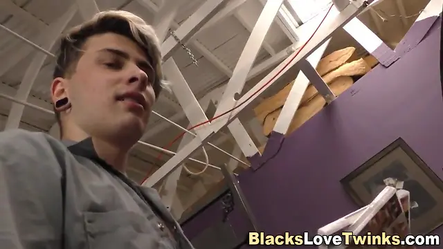 Interracial amateur twink takes bbc in anal facial fun