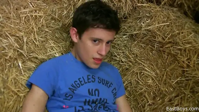 Sexy czech twink with a hot uncut cock: a skater boys solo adventure